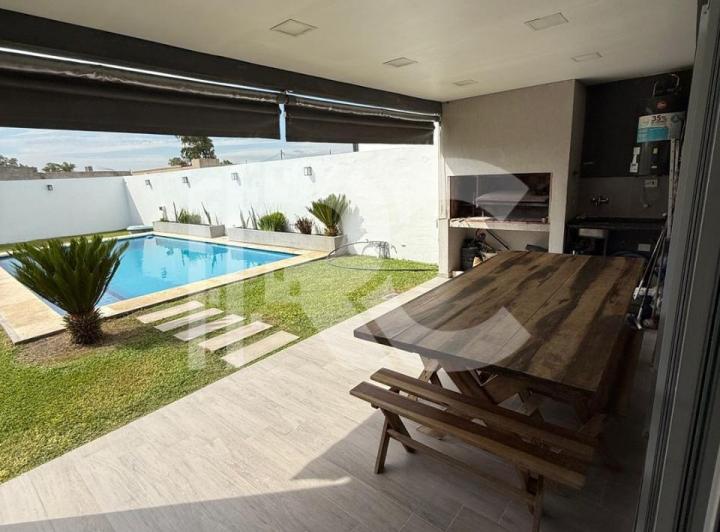 Casa en alquiler de 3 ambientes en la zona de Canning 2
