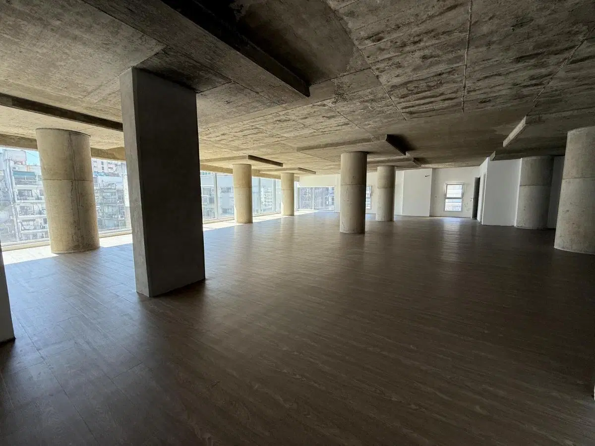 ESPECTACULAR OFICINA AAA | 255 M² | PLANTA LIBRE AL CONTRAFRENTE | 2 COCHERAS 2