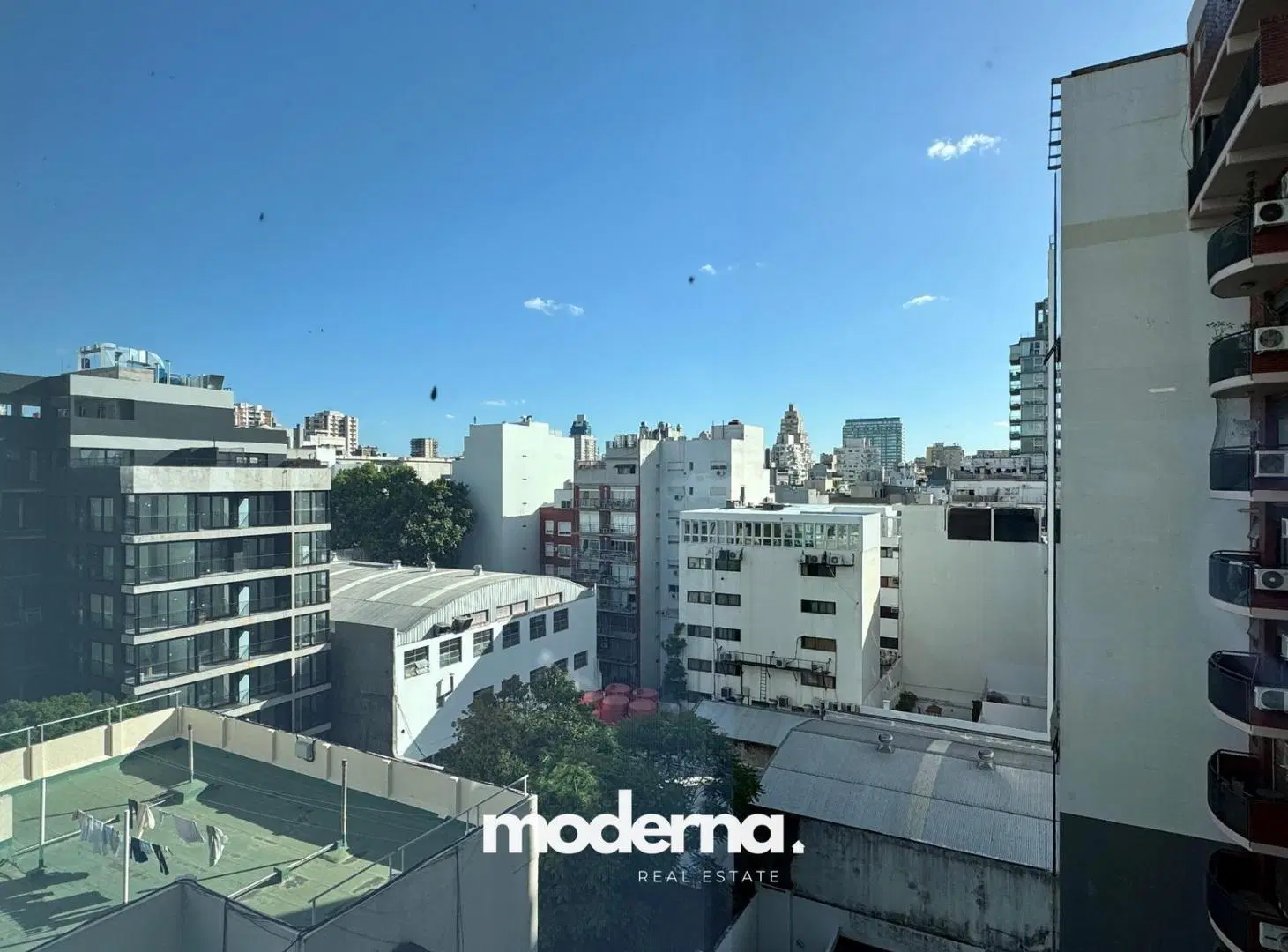 Oficina en Alquiler sobre Av. Del Libertador Piso entero con 2 cocheras Vista al Río 2