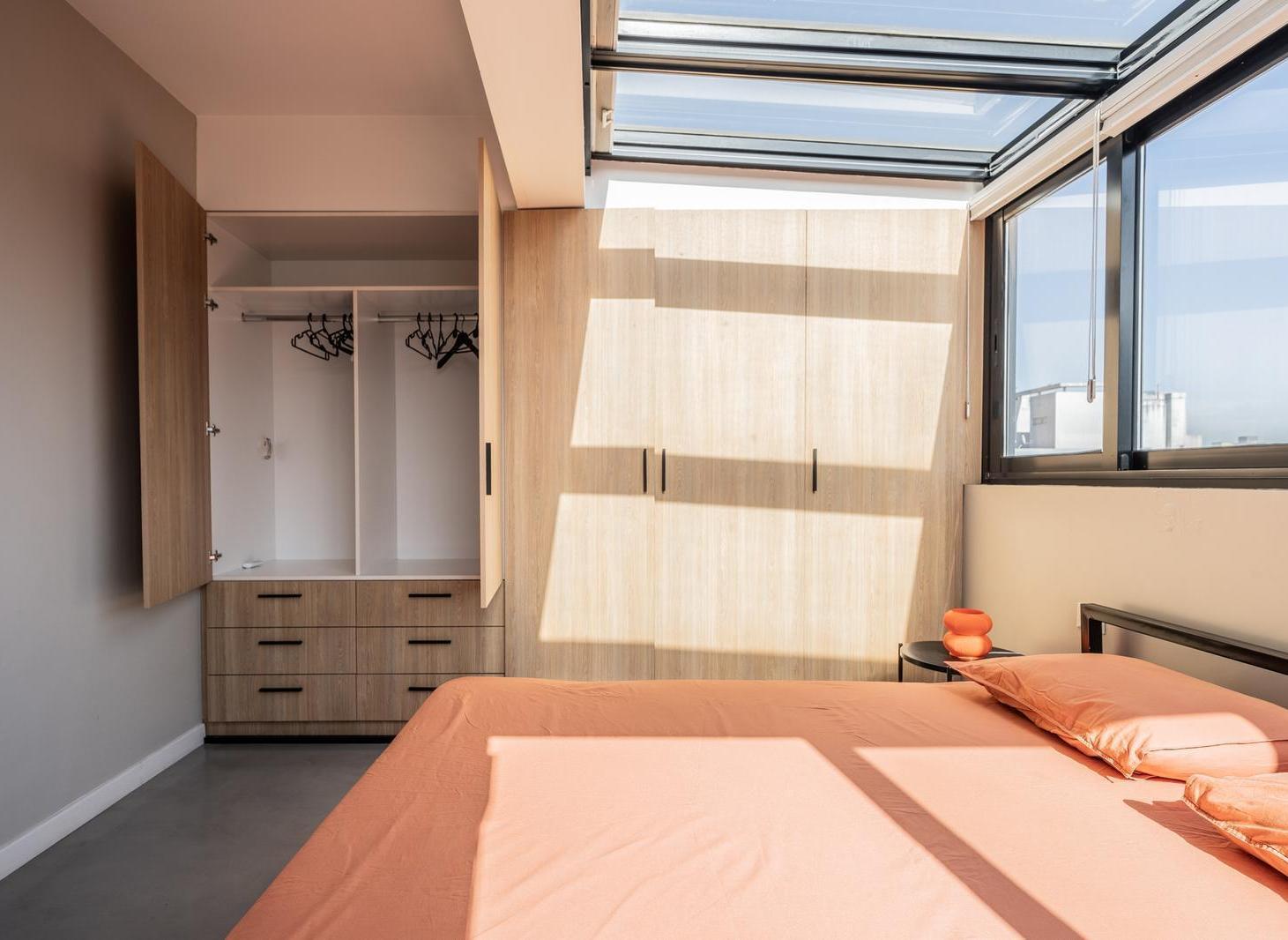 Foto de Departamento de 3 ambientes de diseño único con terraza propia, luz y, imagen 1