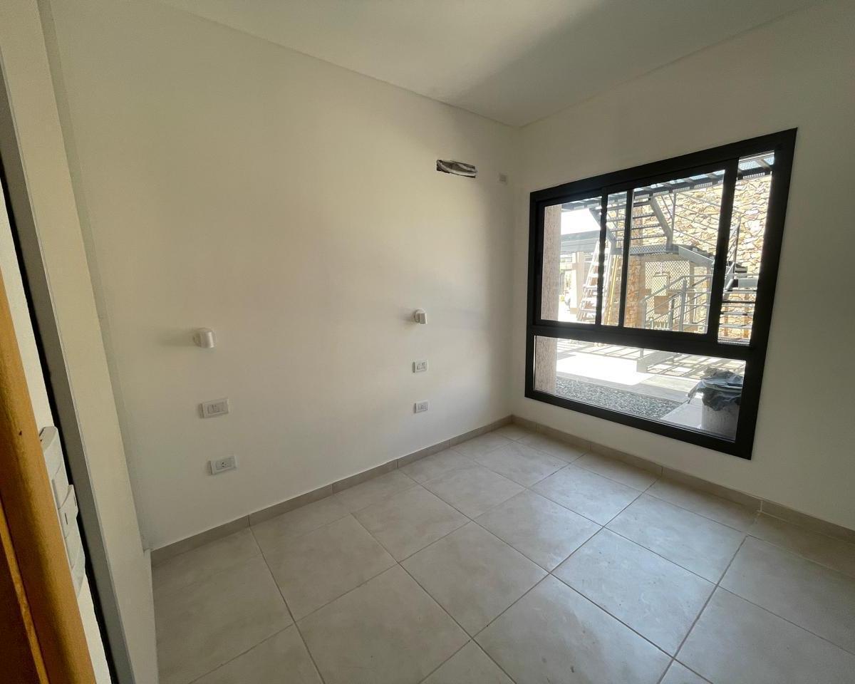 Departamento a Estrenar en Venta en Barrio Privado 4