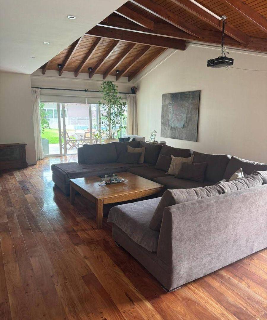 Foto de Propiedad única en Dalvian | 2.500 m² de terreno + 1.000 m² construidos, imagen 3