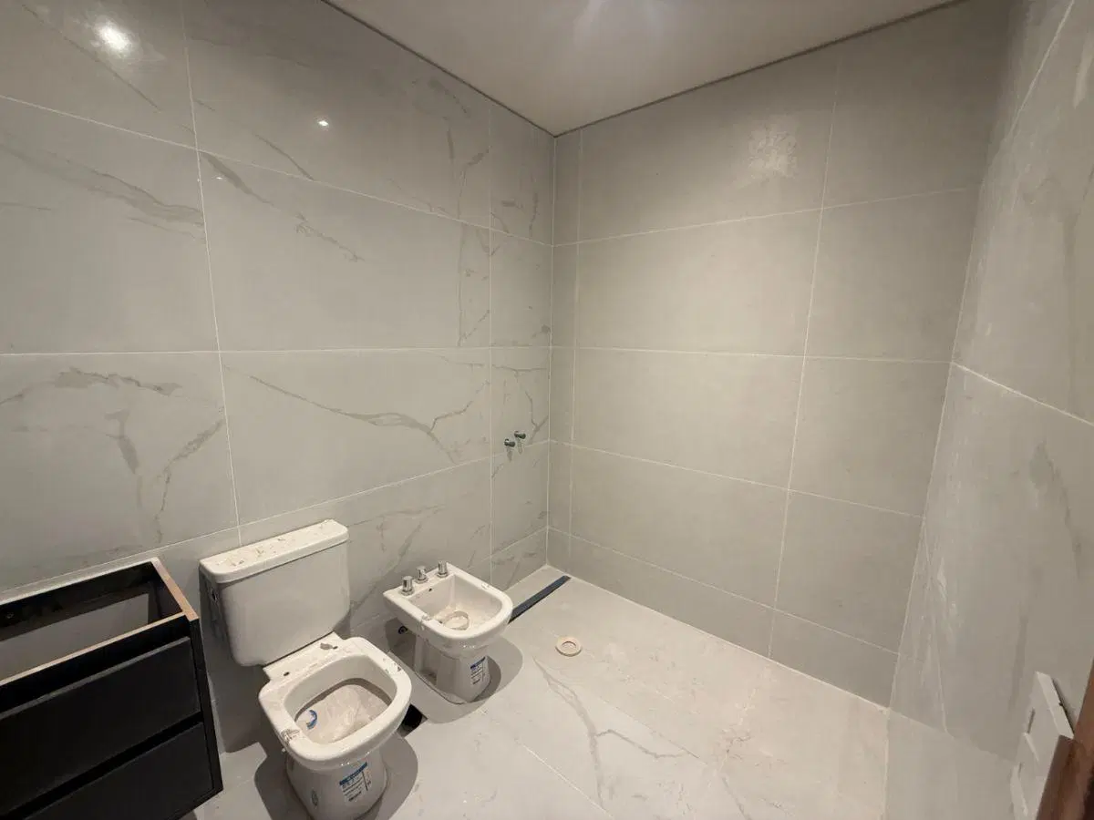 Casa en Venta a Estrenar 3 Dormitorios con Piscina Privada en Barrio La Bastilla 5