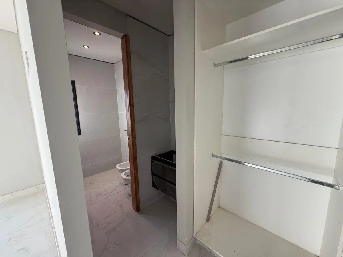 Casa en Venta a Estrenar 3 Dormitorios con Piscina Privada en Barrio La Bastilla 8