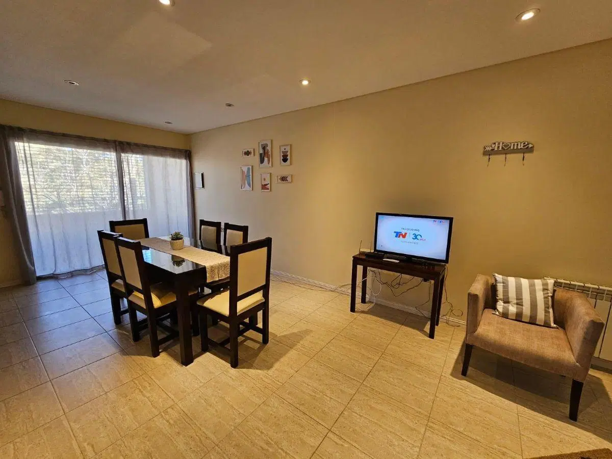 Alquiler  de Departamento amoblado ,2 habitaciones  c/ cochera en Guaymallén 3