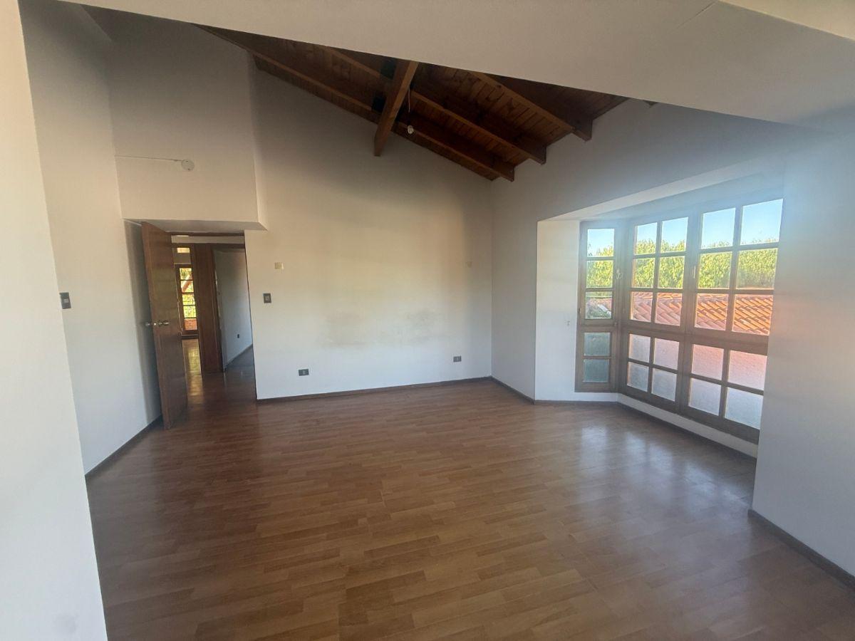 Foto de Venta Casa en Dalvian: Casa de 3 Dormitorios ,Ambiente extra con baño, imagen 2