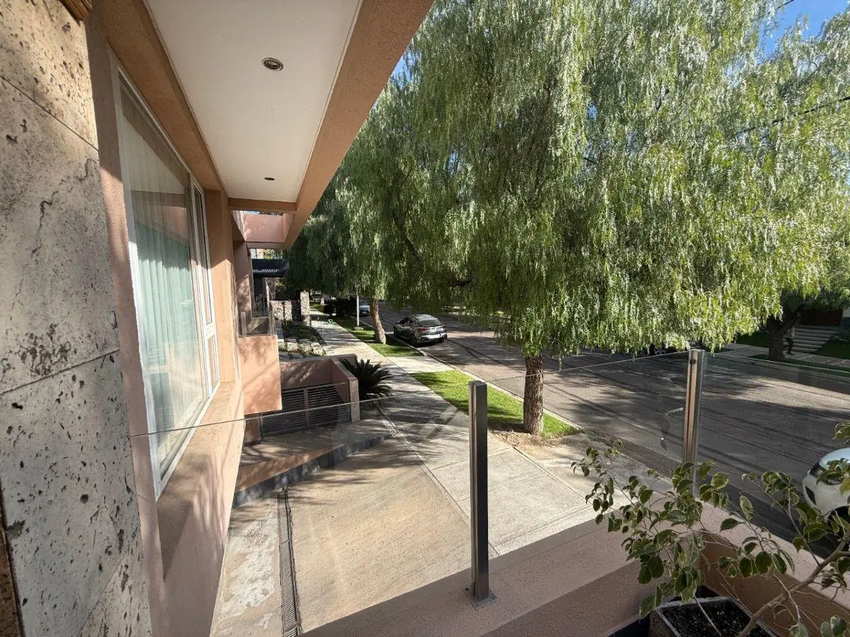 Casa en venta  en Dalvian de una planta , 6 ambientes , piscina | Apta Crédiito 4