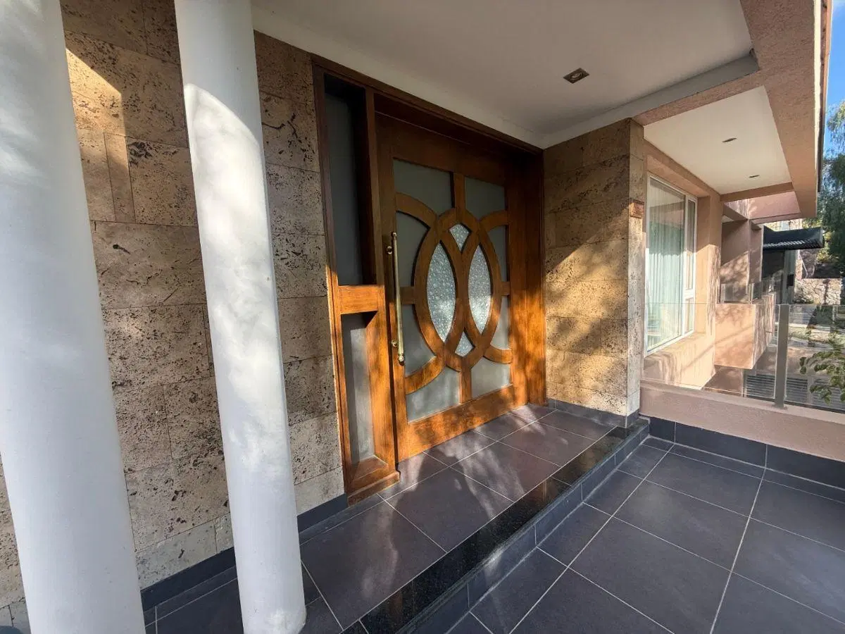 Casa en venta  en Dalvian de una planta , 6 ambientes , piscina | Apta Crédiito 2