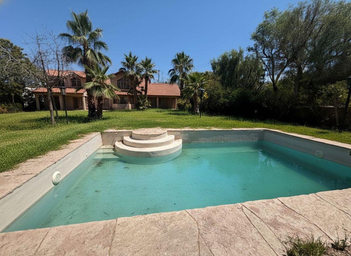 Foto de Casa en Alquiler 5 Dormitorios con Piscina en Barrio Dalvian, imagen 2