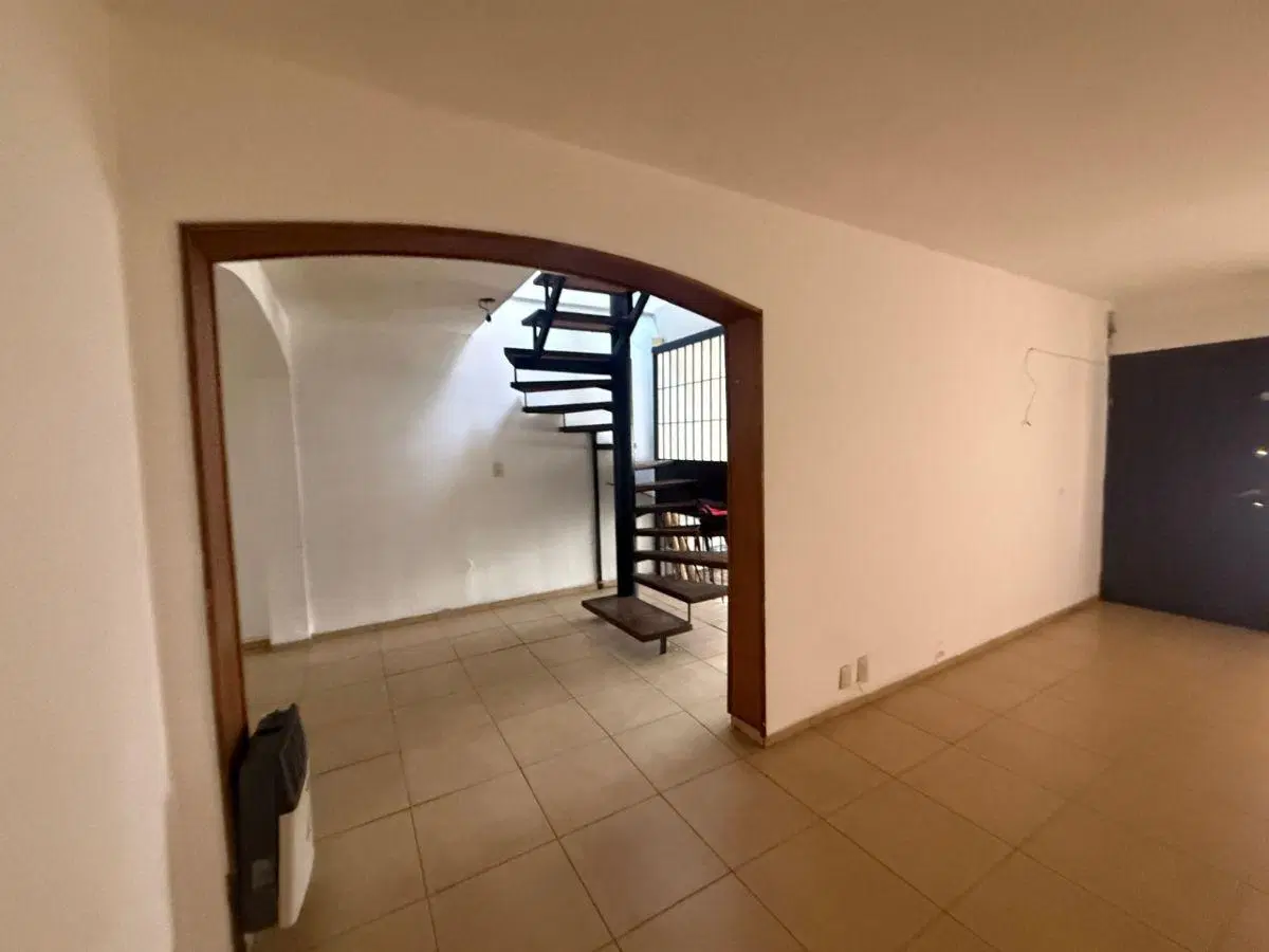 Casa en alquiler  cuatro dormitorios c/ cochera en 6.ª Sección Residencial Norte 8