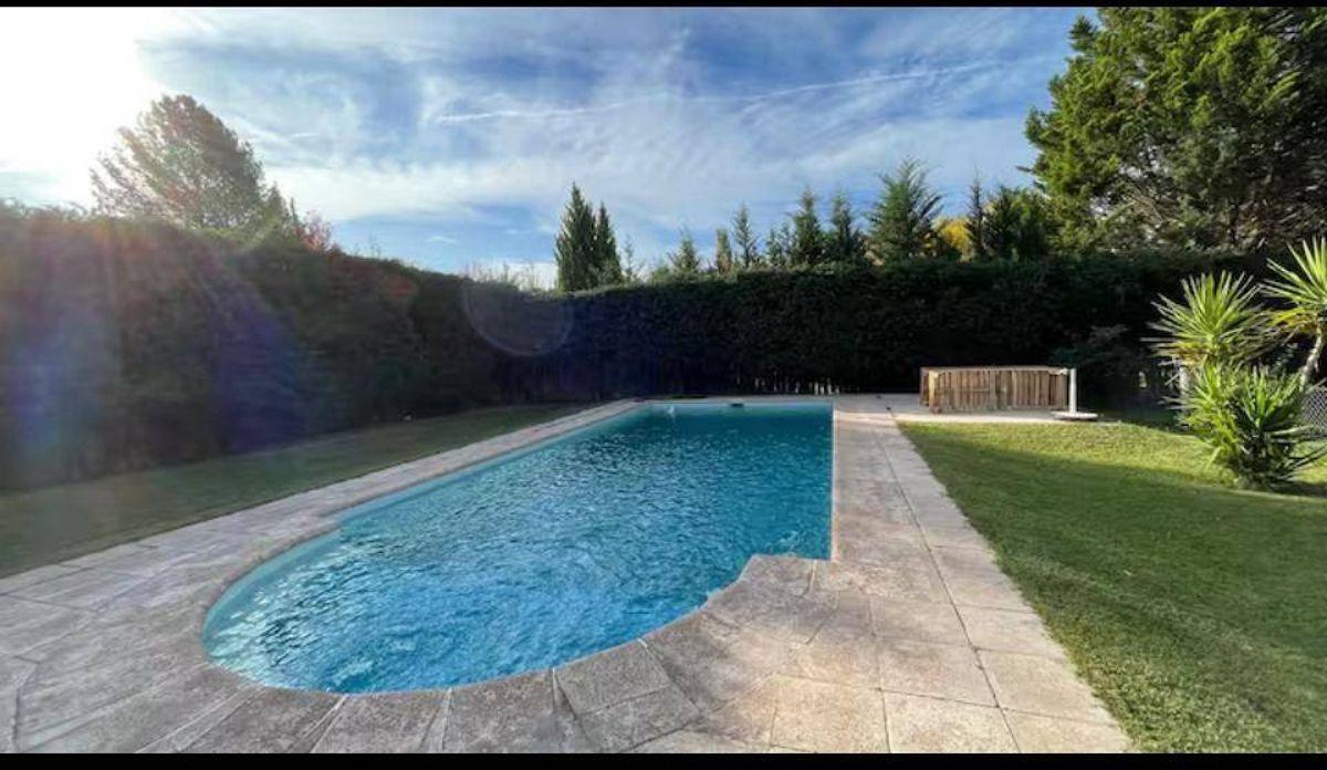 Foto de Casa en Alquiler en Vistalba , 4 habitaciones | 3000 m de Parque, imagen 3