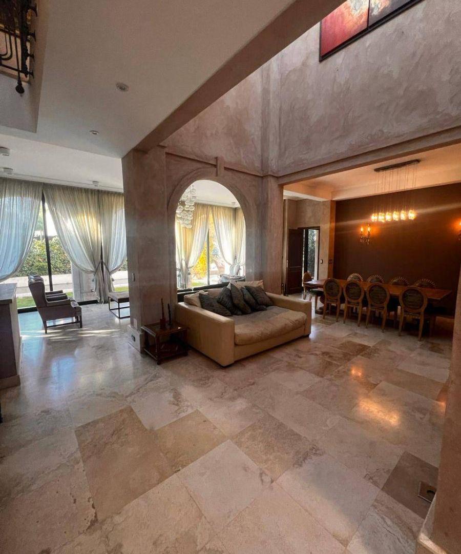 Foto de Casa 3 Dormitorios 320 m² Cubiertos en Barrio Dalvian, Mendoza, imagen 5