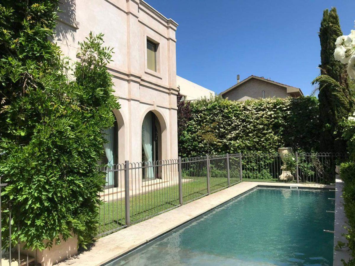 Foto de Casa en venta en Dalvian con 320 m² y terminaciones premium, imagen 2