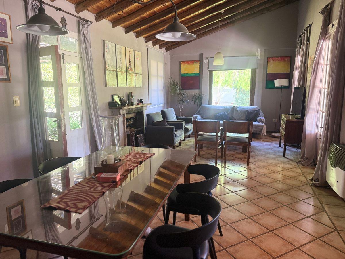 Foto de Casa con Pileta y 2.070 m² de Terreno en Corralitos, imagen 5