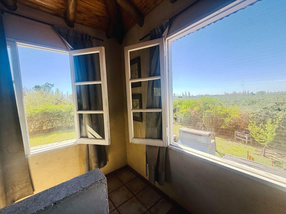Foto de Casa con Pileta y 2.070 m² de Terreno en Corralitos, imagen 3