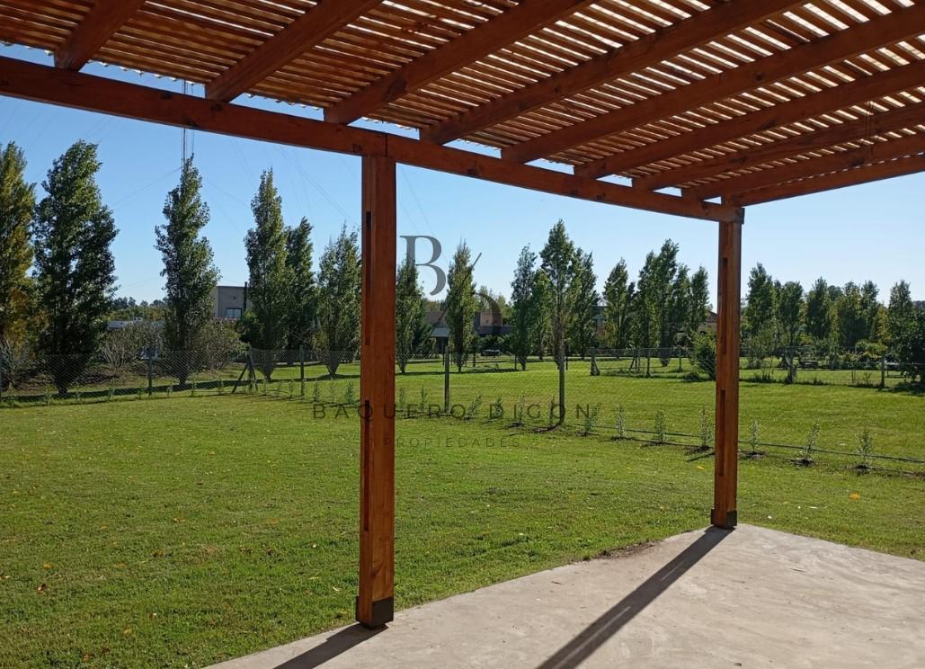 Casa en venta en el barrio Santa Guadalupe, Pilar del este