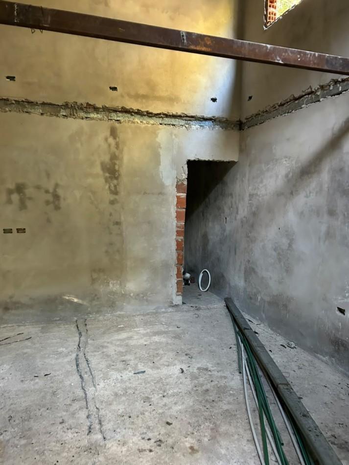 Foto de En venta casa en construccion sobre lote de 10x60 calle Sarmiento e, imagen 3