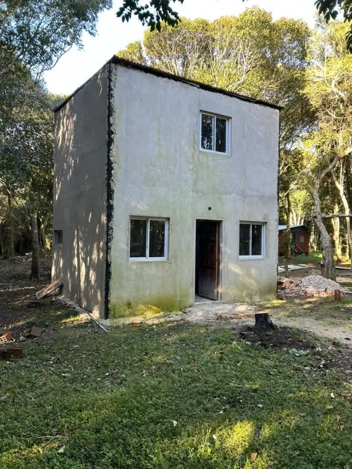 En venta casa en construccion sobre lote de 10x60 calle Sarmiento e Calfucura y Landa, Punta Indio 2