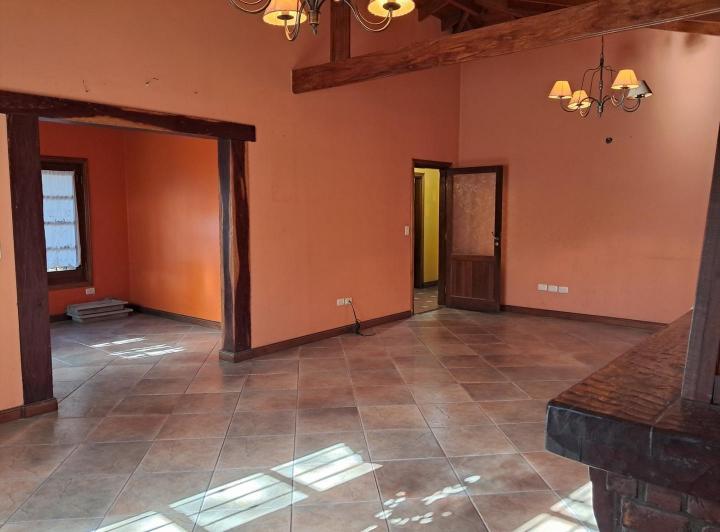 Foto de VENTA CASA 6 AMBIENTES. CON RENTA APTO DITO. LA LONJA. PILAR, imagen 2