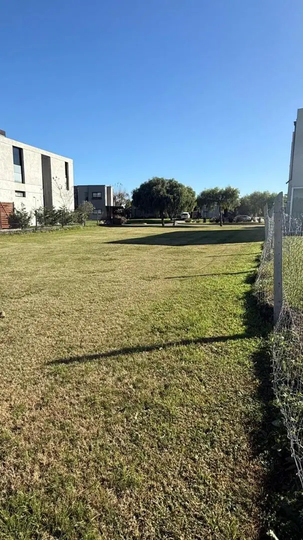 Terreno en venta en San Ramiro Pilar del Este 1