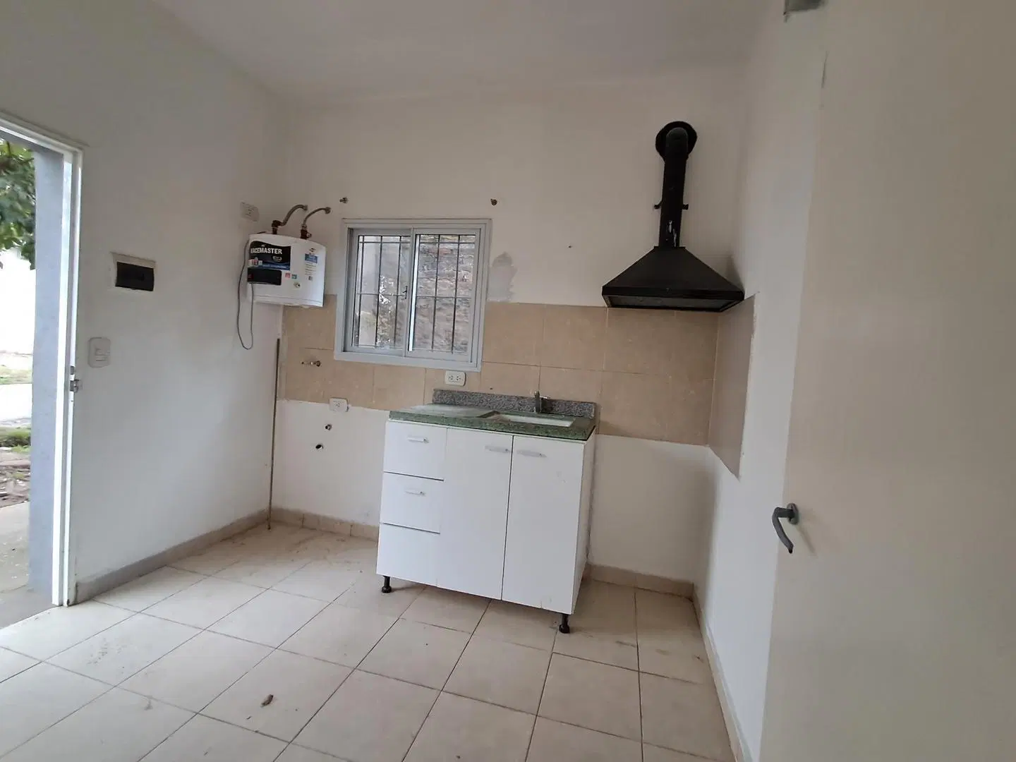 ALQUILER DE DEPARTAMENTO 2 ambientes Derqui 5