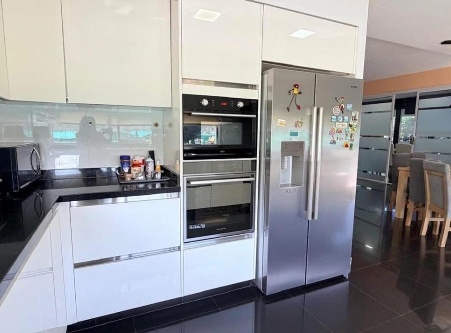 Foto de Venta casa 7 ambientes en La Agustina, imagen 4
