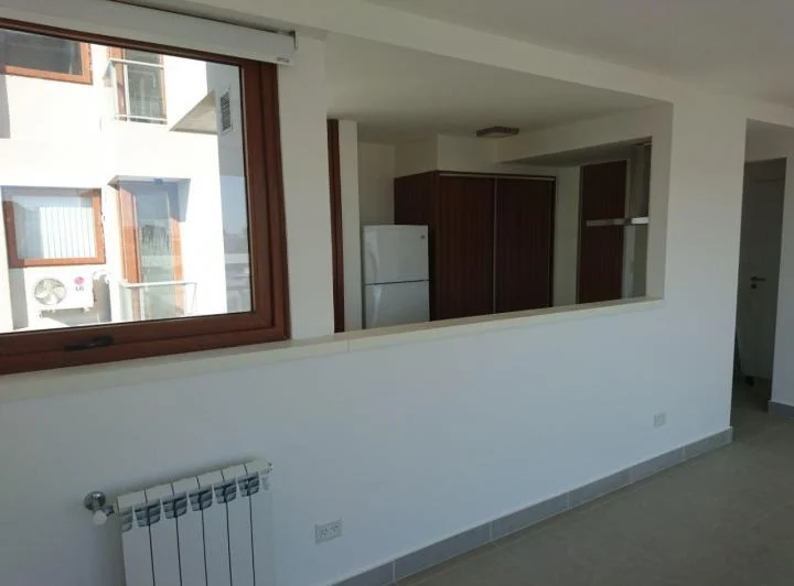 Departamento de 2 amb con balcon abierto y Cochera 3