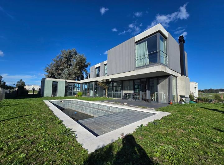 Casa Minimalista 4 Amb (Casonas del Haras barrio privado) 1