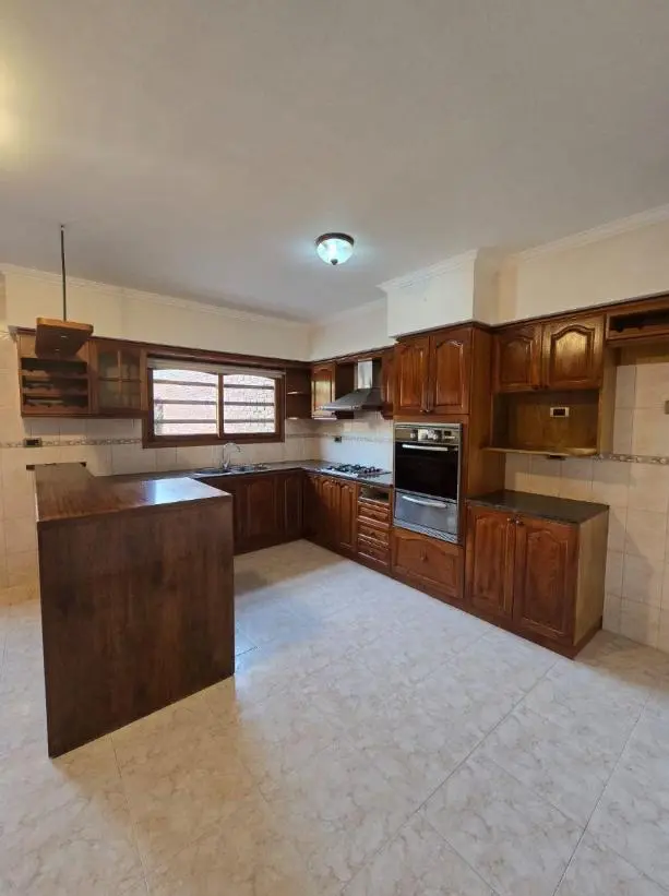 Chalet 5 amb. Barrio San Carlos 3
