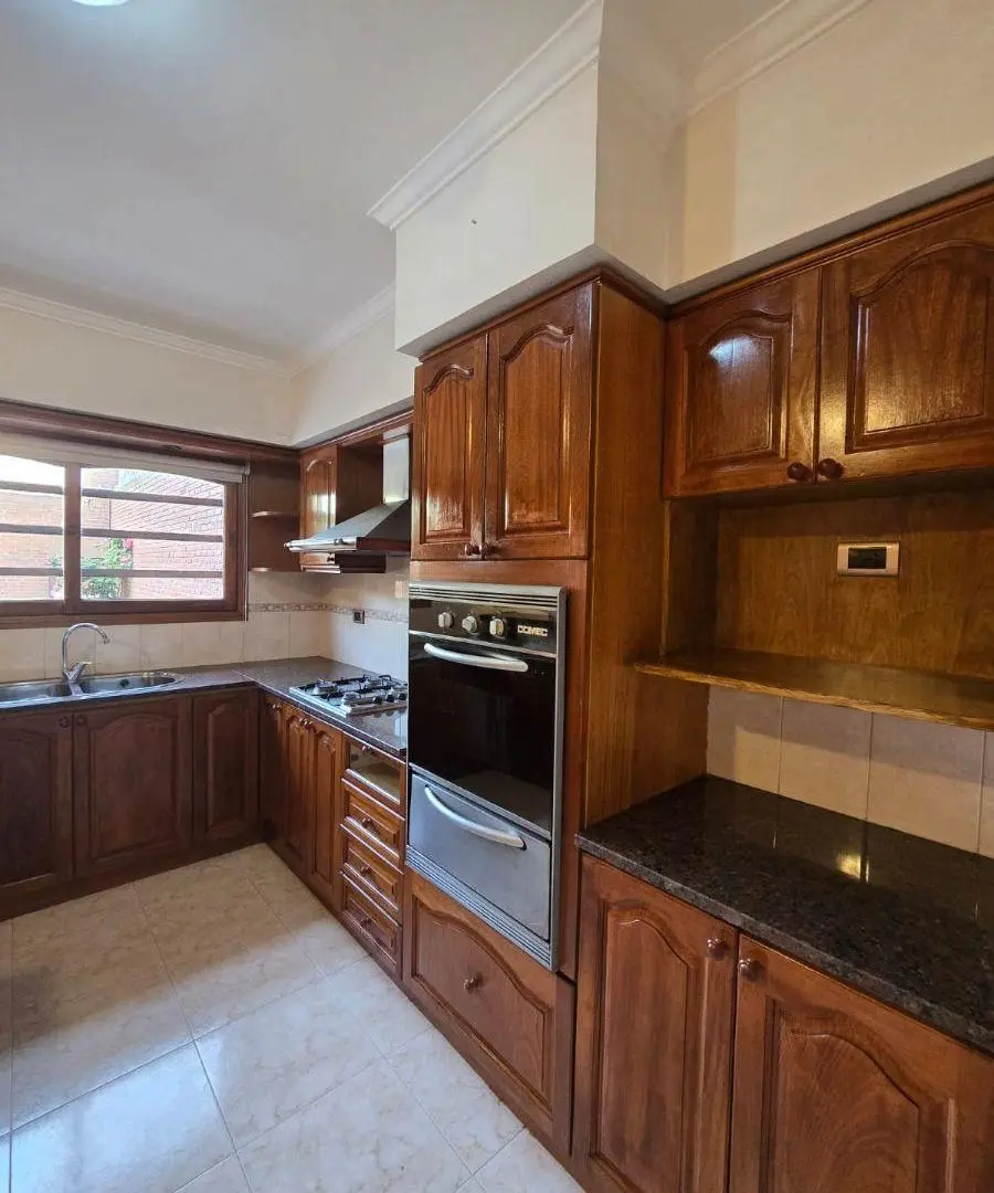 Chalet 5 amb. Barrio San Carlos 2