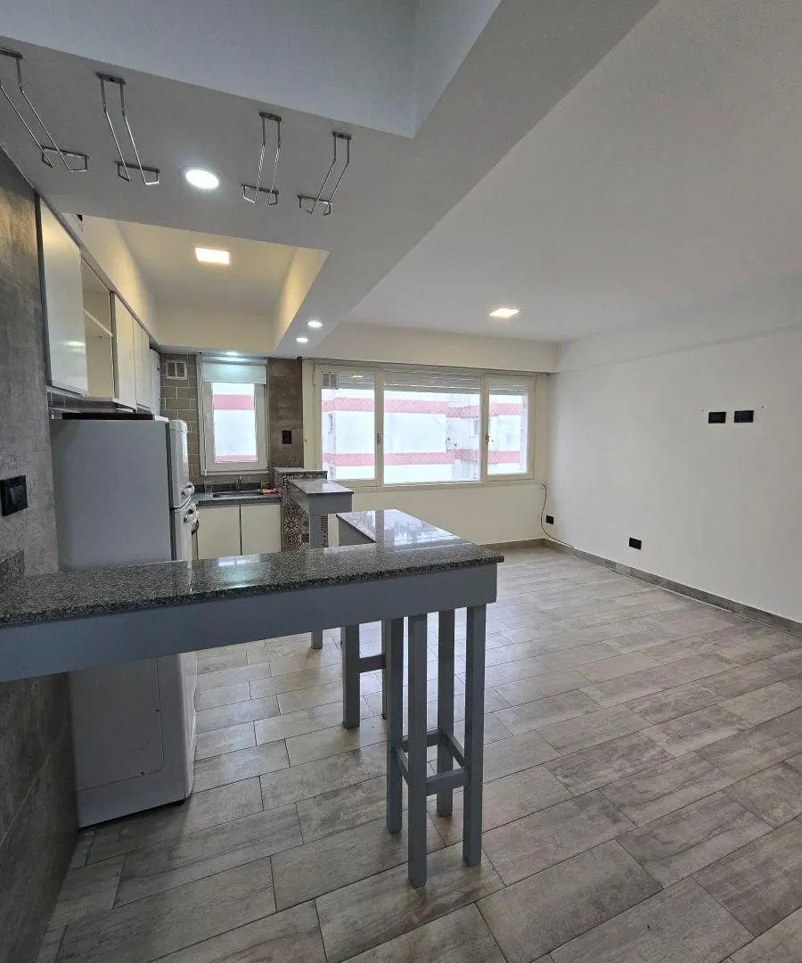 Departamento 2 amb c/frente (Falucho 1400) 3