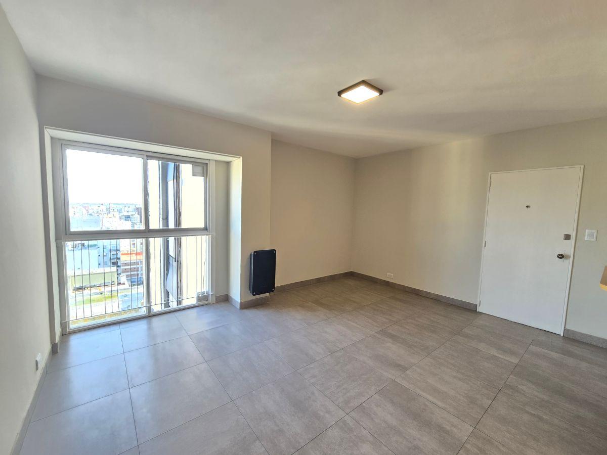 Foto de DEPTO VENTA 4 AMB 2 BAÑOS Oportunidad de compra, en el centro de Mar, imagen 2