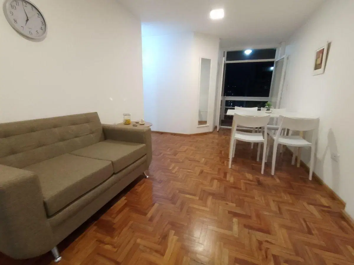 Dpto. 1 Dorm. balcón piso alto Excelente Ubicación 4