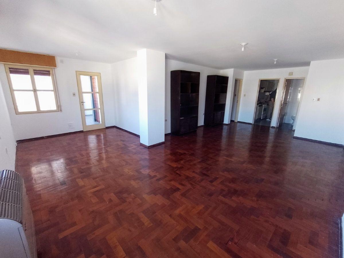 Foto de Dpto. 3 Dorm Cochera Piso alto Excelente ubicación, imagen 1