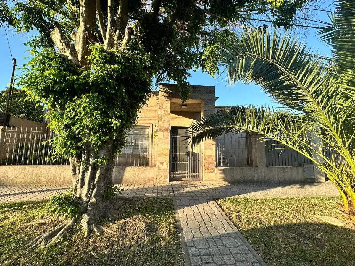 Casa en venta 4 ambientes en Ituzaingo Norte 2