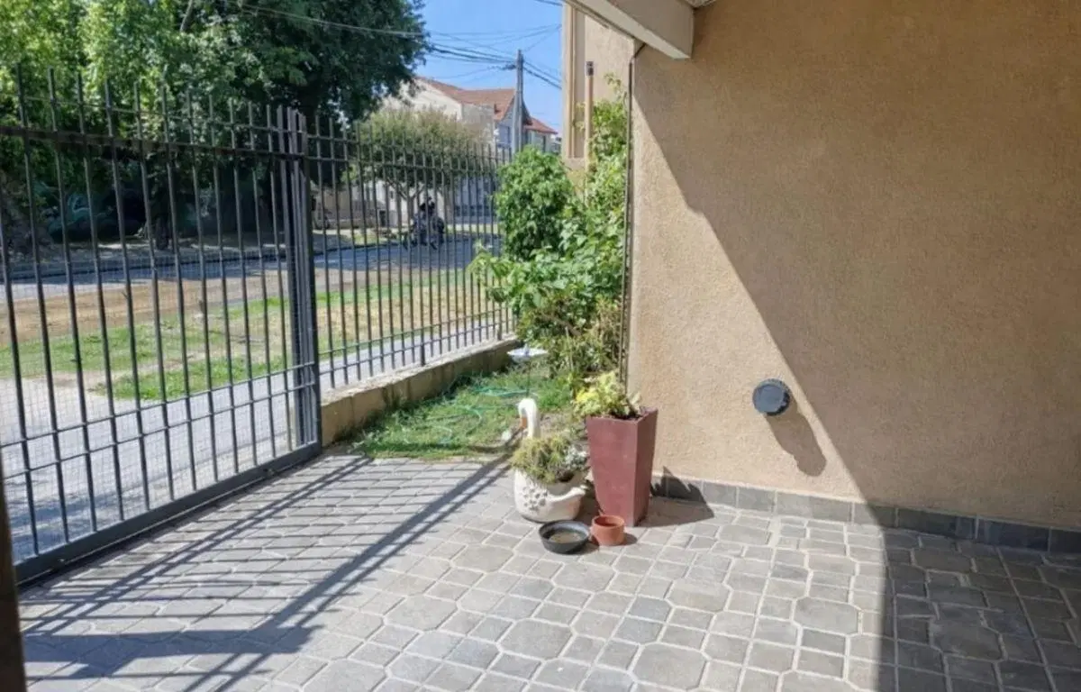 Impecable PH de 4 Ambientes en Planta Baja - Sin Expensas - Ituzaingó Norte - Apto Crédito 2