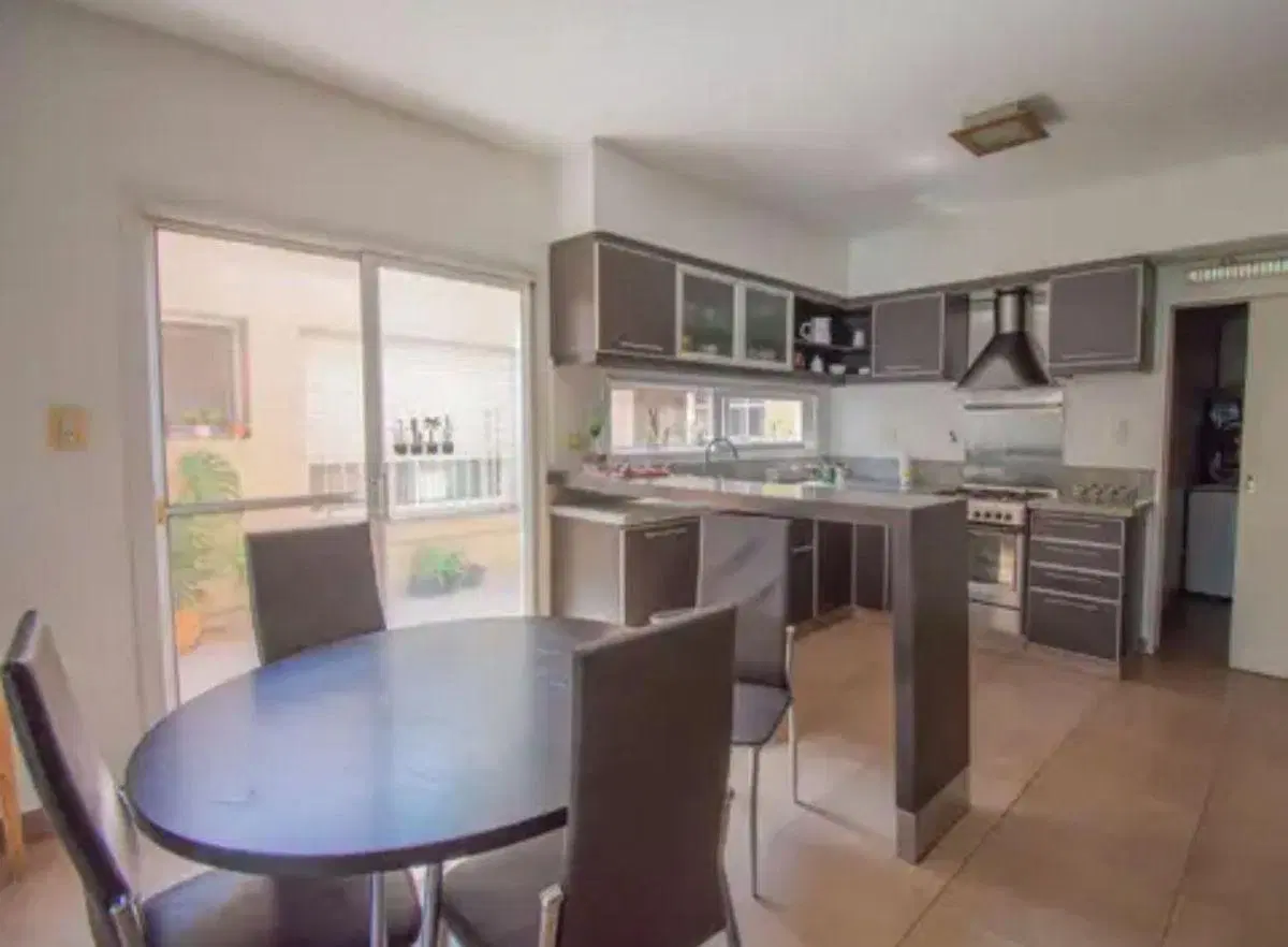 Casa 4 ambientes con pileta en Ituzaingo Norte 4