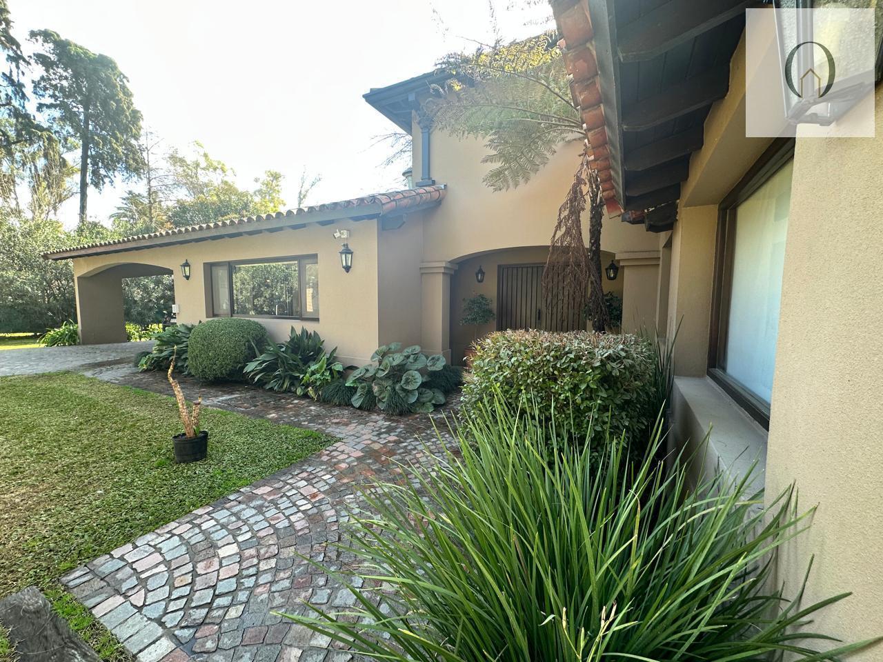 Foto de Casa en venta en Parque Leloir sobre 2600 mt2 de parque, imagen 1
