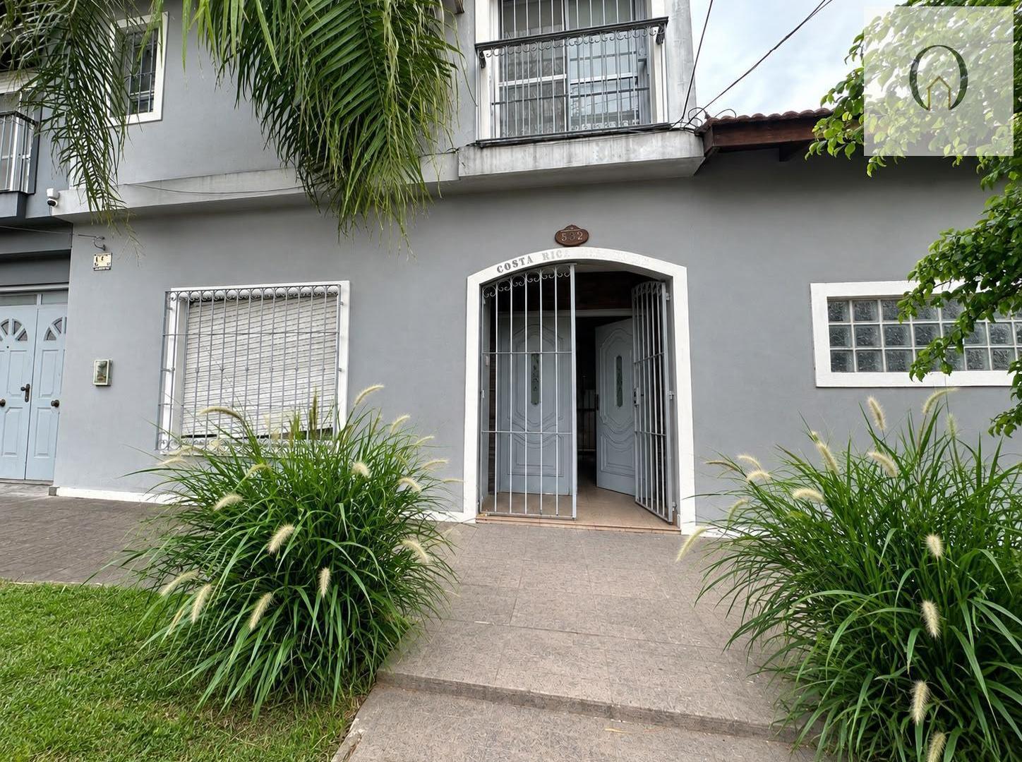 Foto de Casa en Venta en Ituzaingo Norte en PH con 3 habitaciones y jardin, imagen 1