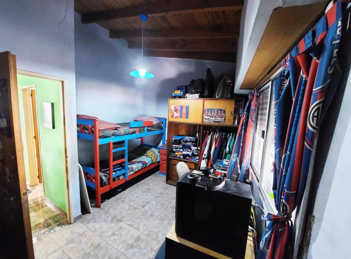 PH con 2 Dptos 3 ambientes + 2 locales sobre avenida en BLOCK! 4