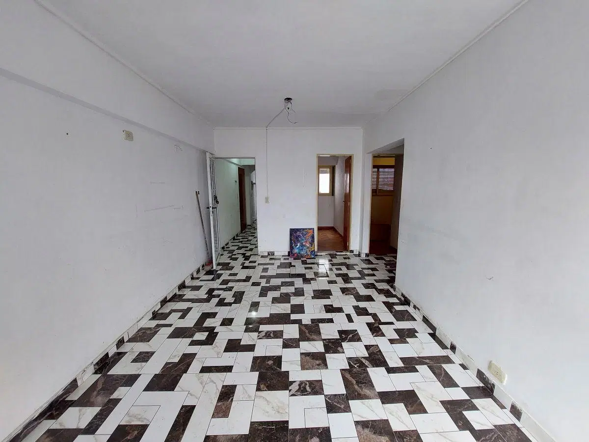 Dpto 4 Ambientes con dependencia y Balcón al frente en piso 8! 2