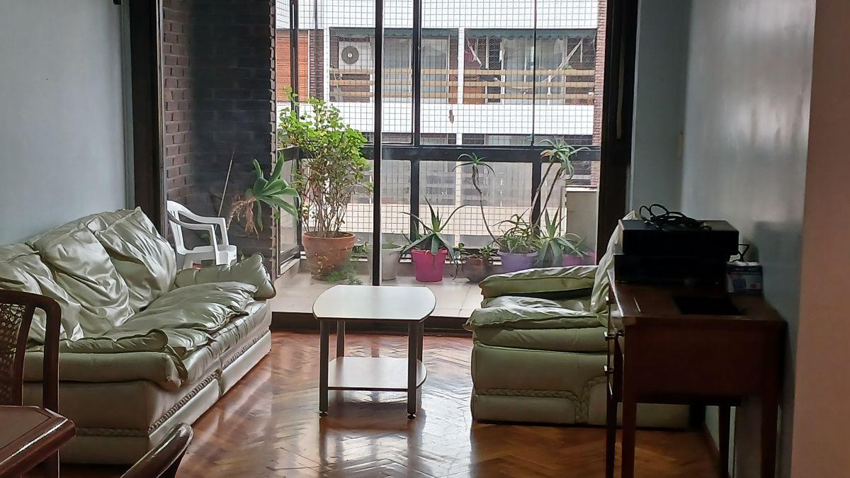 Foto de Aquiler departamento 3 amb. con balcon al frente y cochera sobre, imagen 3
