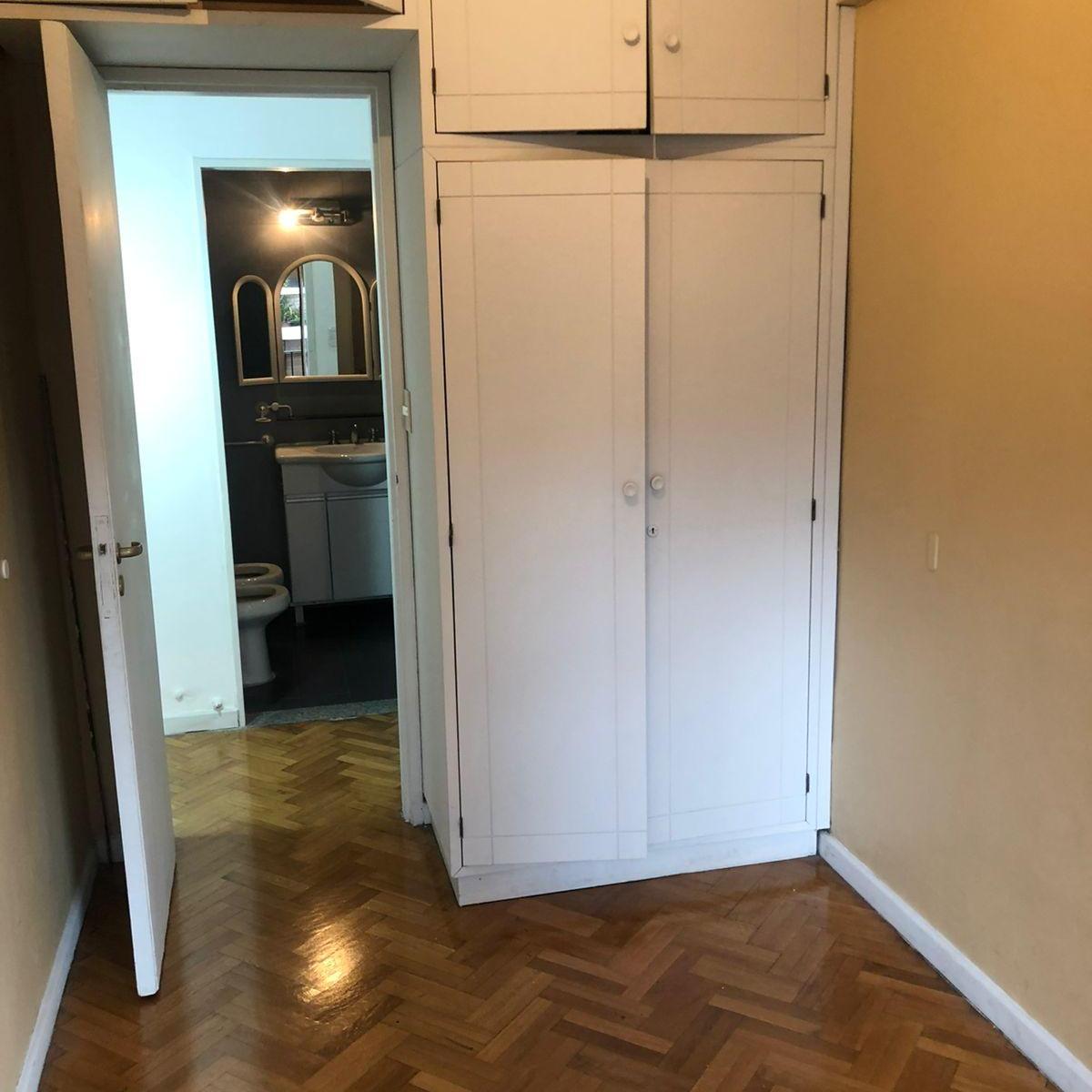 Excelente Cuatro Ambientes con Balcón, Baño y Toilette. Al Frente 1