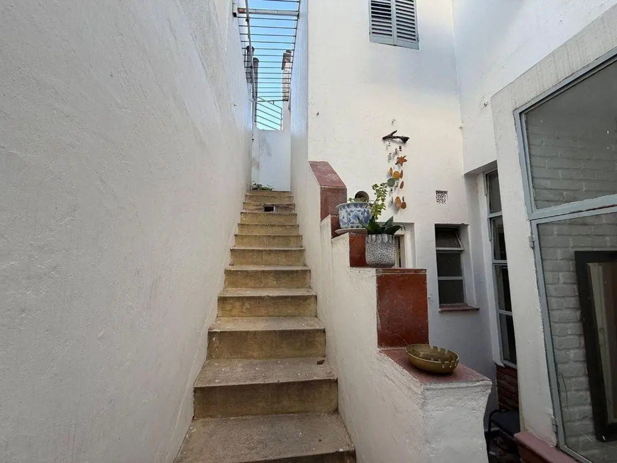 VENTA CASA 3 DORM BARRIO ALBERDI 8