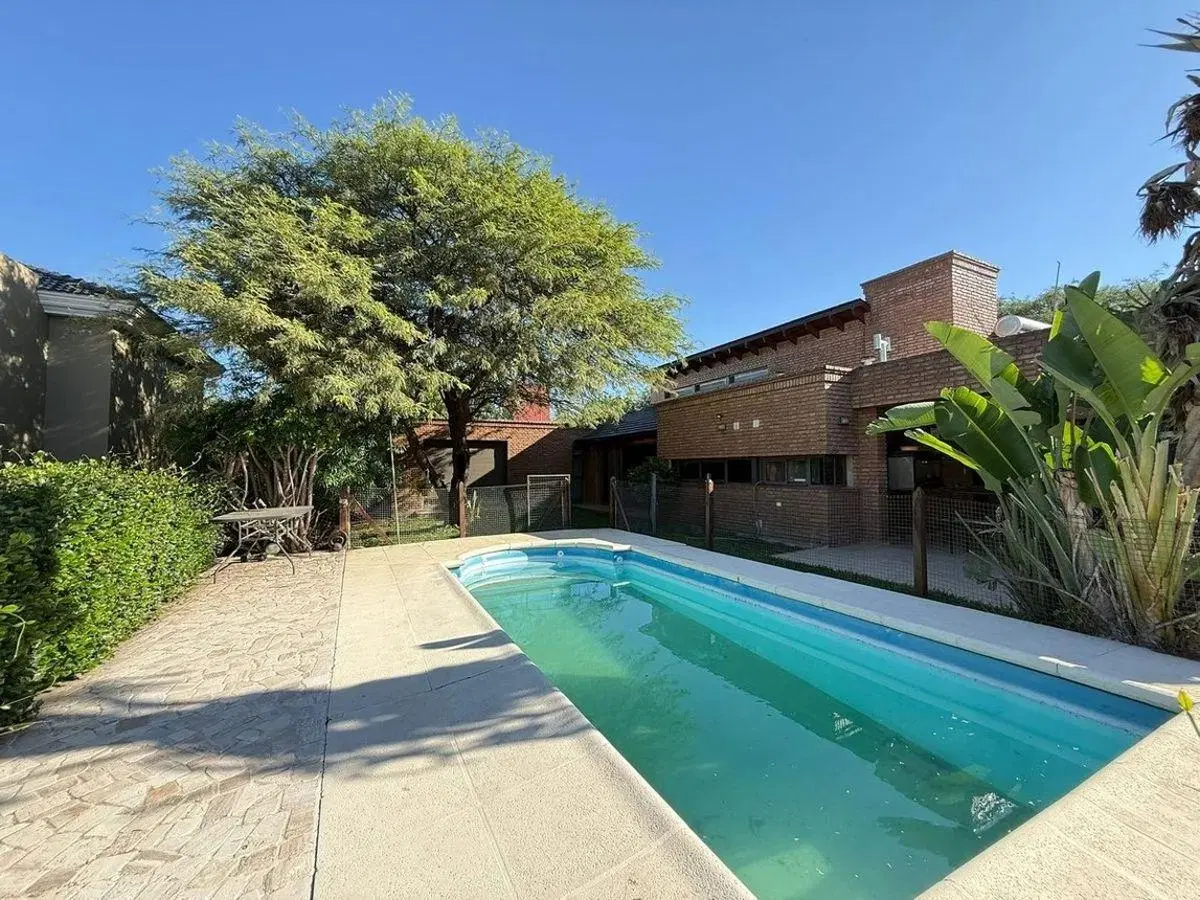 VENTA CASA 4 DORMITORIOS SAN ISIDRO VILLA ALLENDE 2