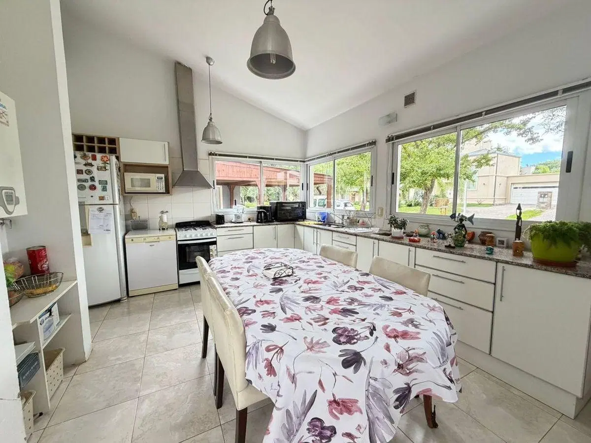 VENTA CASA 4 DORMITORIOS SAN ISIDRO VILLA ALLENDE 4
