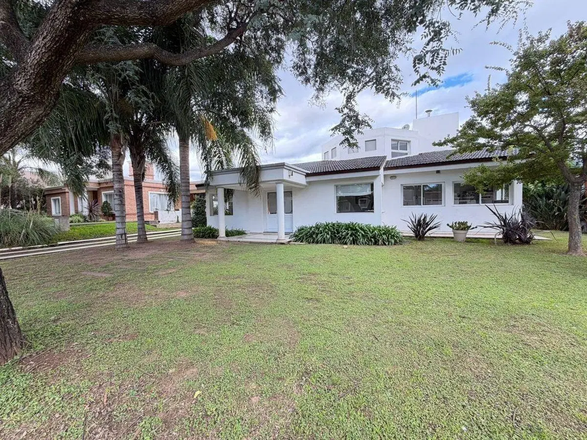 VENTA CASA 4 DORMITORIOS SAN ISIDRO VILLA ALLENDE 1