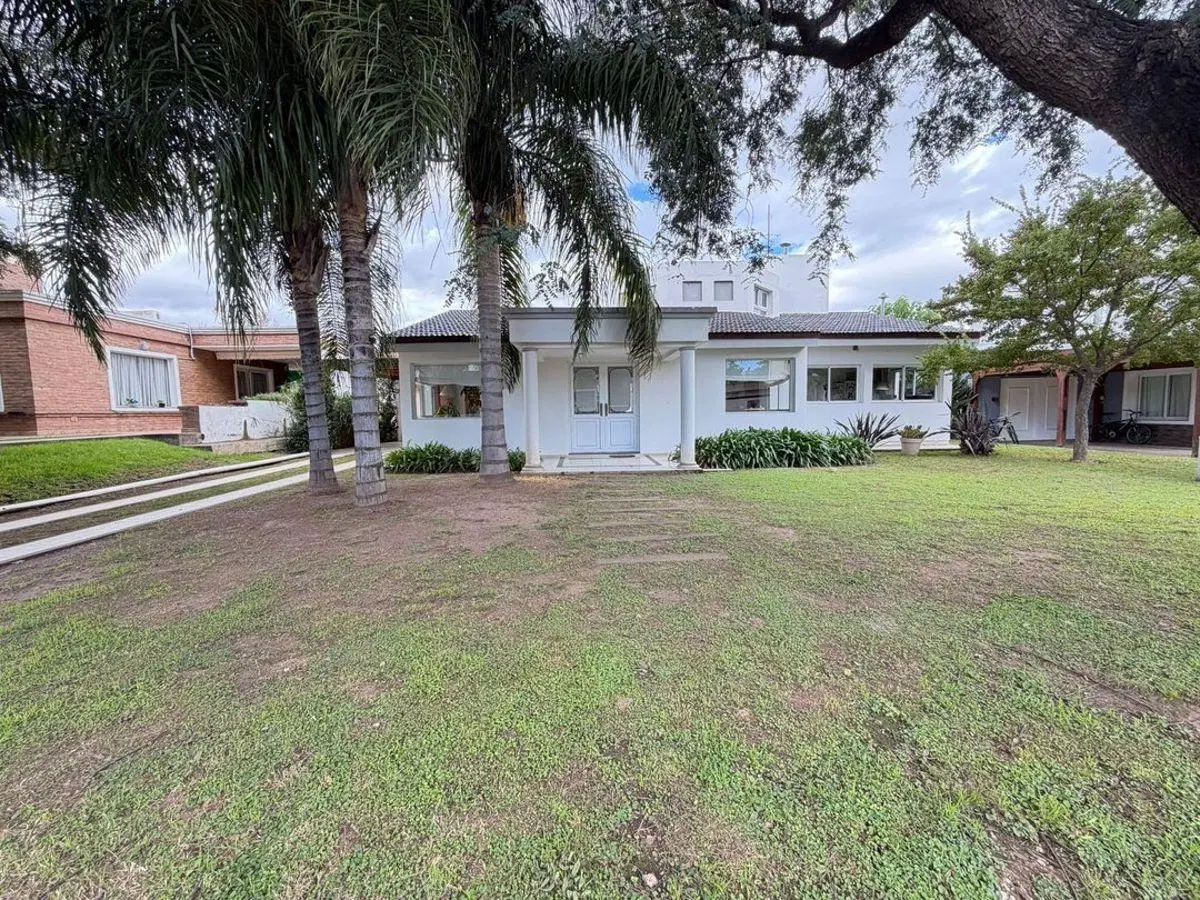 VENTA CASA 4 DORMITORIOS SAN ISIDRO VILLA ALLENDE 3