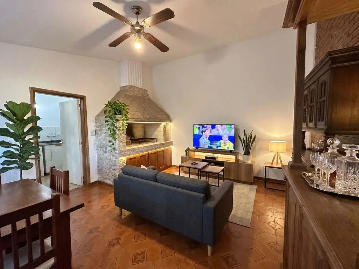 VENTA CASA 4 DORMITORIOS BARRIO SARMIENTO 3