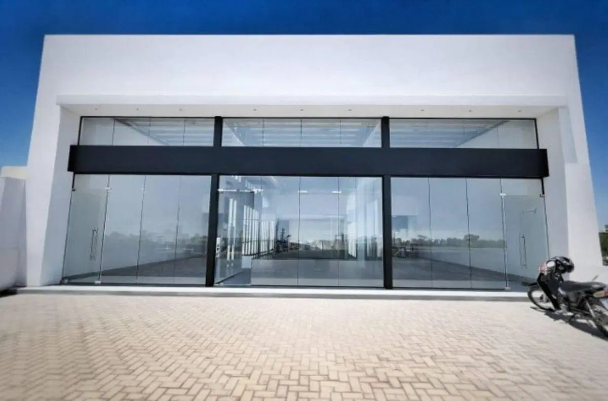 SE ALQUILA LOCAL COMERCIAL EN DOCTA SOBRE BOULEVARD 4